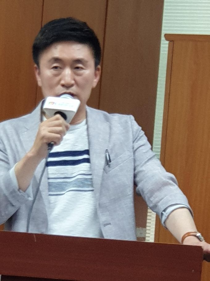 길영배 문화체육교육국장 오전10시 시정브리핑 발표중