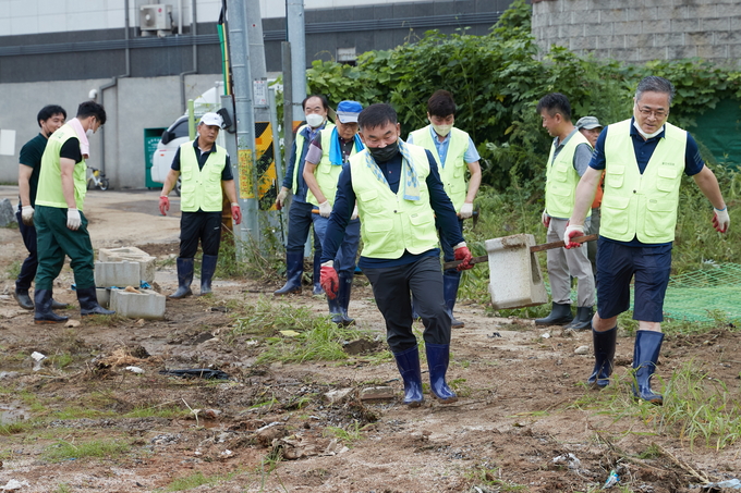 수해복구 자원봉사