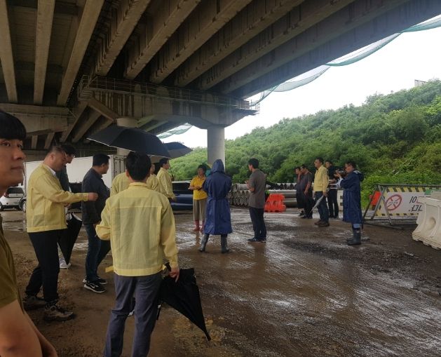 용인특례시 처인구가 지난해 태풍으로 인한 침수 피해를 입은 처인구 모현읍 매산4리 마을 진출입 도로의 배수 체계를 개선한다고 5일 밝혔다.