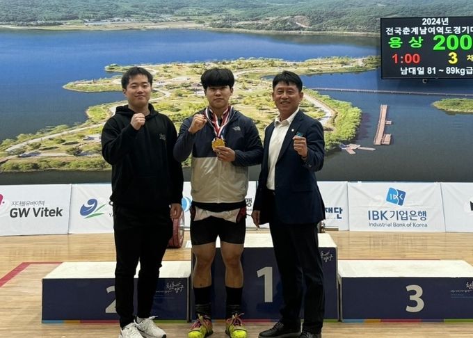 진안군청 역도팀, 출전 대회마다 금메달 획득하며 금빛 질주!