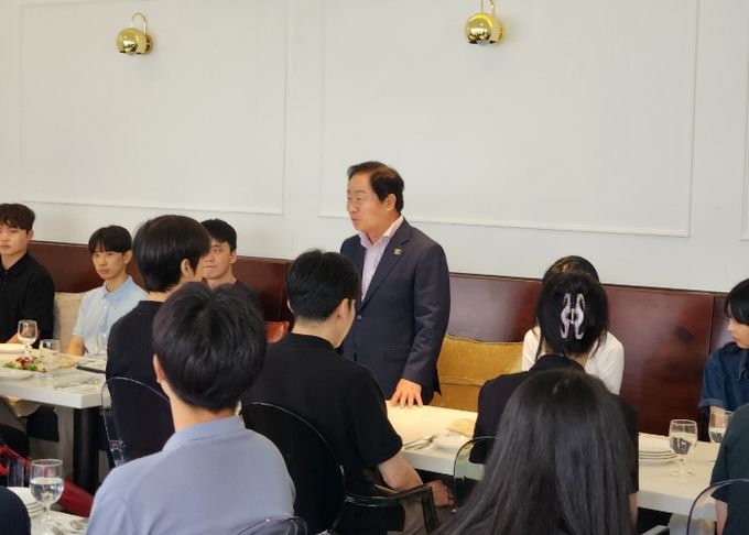 주광덕 남양주시장, 신규공무원과 오찬 간담회 가져