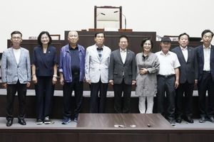 광주시의회 허경행 의장, 전직 의장 간담회 개최…제9대 광주시의회 후반기 개원 1주년을 맞아 소통의 시간 가져