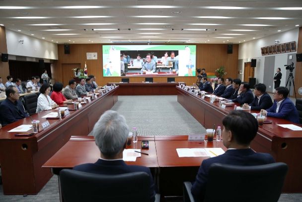 홍예공원 명품화 협약 및 릴레이 수목 기증