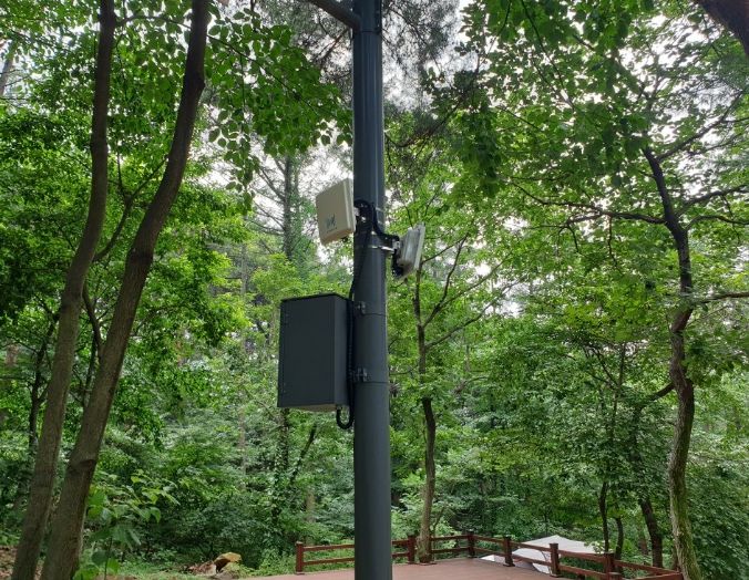 용인특례시가 용인자연휴양림의 야영데크 시설에 인터넷 와이파이 시설을 설치하고 서비스를 개시했다