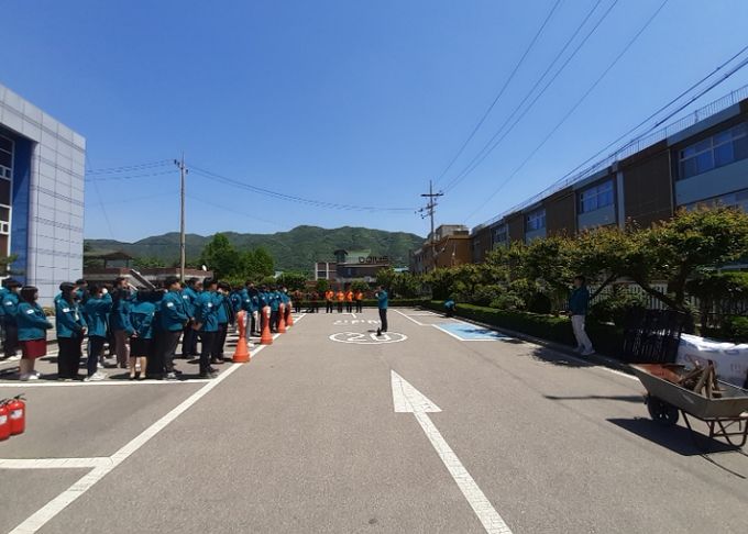 경기도연천교육지원청, 전 직원 화재 진압 및 민방위 대피 훈련으로 위기대응역량 강화