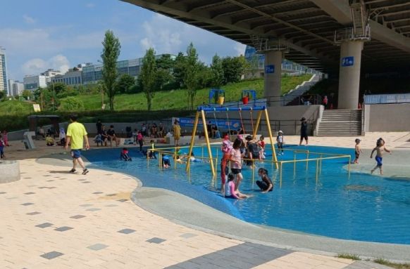 세종시, 이응다리·방울새어린이공원 물놀이시설 개장