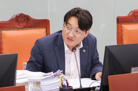 경기도의회 김도훈 의원, 초고령사회 대비 시니어 맞춤 정책 마련 요구