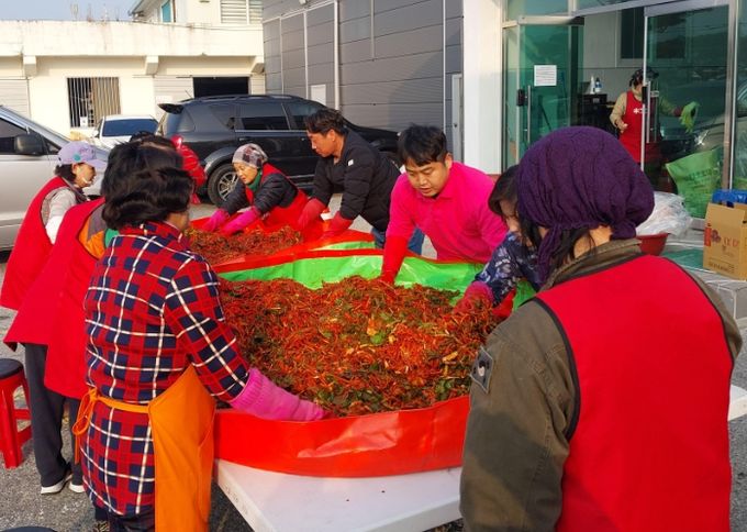 ‘사랑의 김장 담그기’ 봉사 활동