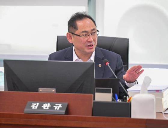 경기도의회 김완규의원 , 경기도민 건강 지키기 위한 예산의 투명성과 책임 강조