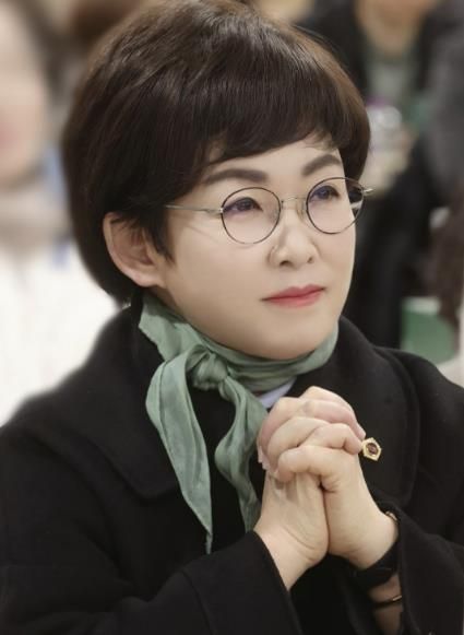 경기도의회 김선희 의원, 용인다움학교 관련 경기도 특별조정교부금과 관련 처인구 민주당 국회의원 비판하며 사과와 정정 요구