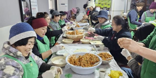 포천시 영북면 새마을 부녀회, 설맞이 만두 빚기 나눔 봉사 실시