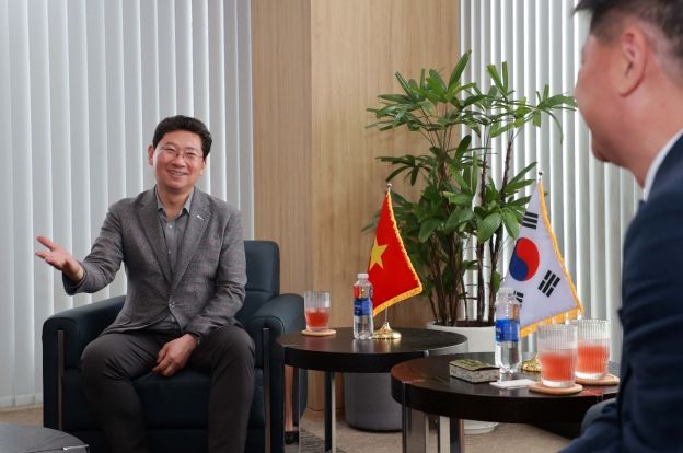 이상일 용인특례시장은 27일(현지시각) 다낭 총영사관을 방문해 강부성 다낭 총영사, 조주연 KOTRA 다낭무역관장, 송지영 영사 등을 만나 간담회를 가졌다.