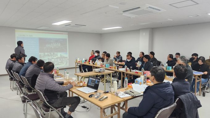 지난 20일 처인구 양지면 경남아너스빌디센트아파트의 하자보수 조치 여부를 확인하기 위해 ‘용인시 공동주택 품질점검단’이 특별 점검을 했다.