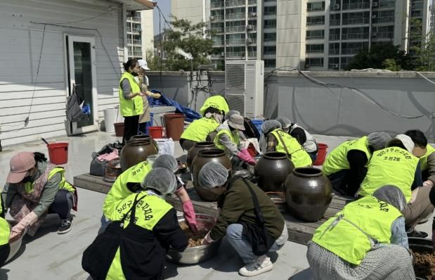 수원시 장안구 조원2동, 전통 장 가르기 체험 진행