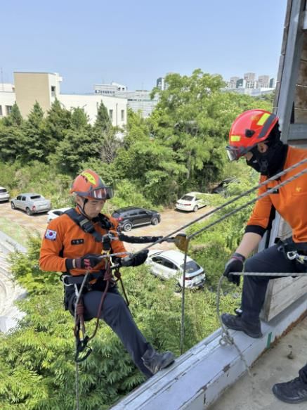 천안서북소방서, 인명구조사 2급 평가 대비 '구조역량 강화' 훈련 매진