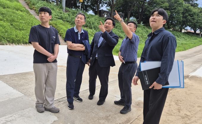 경기도의회 고준호 의원, 경기도 교량 보수 1호 사업 파주시 ‘봉일천교’ 공사 현장 점검