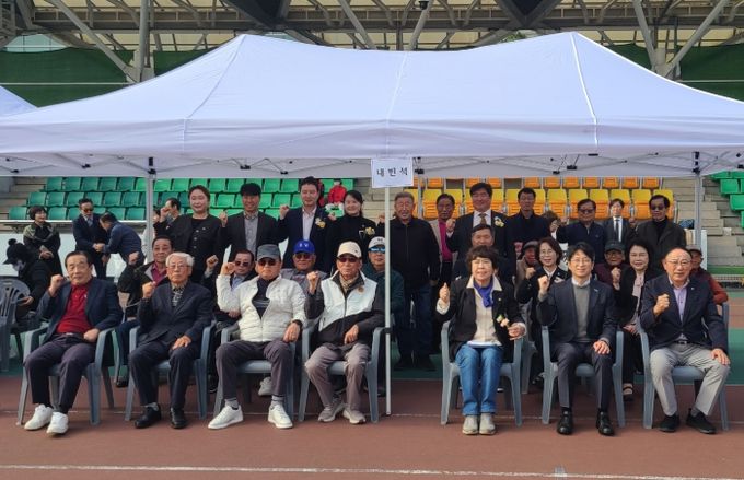 (우측부터) 윤해원 지회장, 홍지선 부시장, 이정애 시의회 부의장