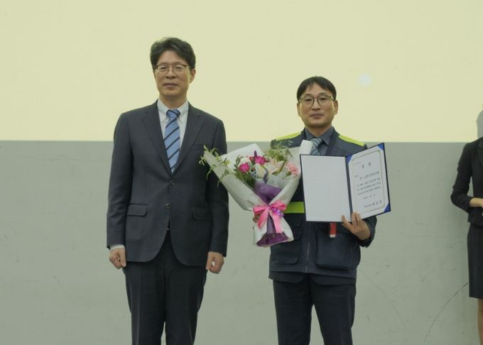 ‘2025년 전국 안전보안관 우수사례 경진대회’고양시 효자동 안전보안관 장려상 수상 기념촬영