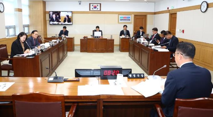 강원특별자치도의회 행정국 행정사무감사 실시