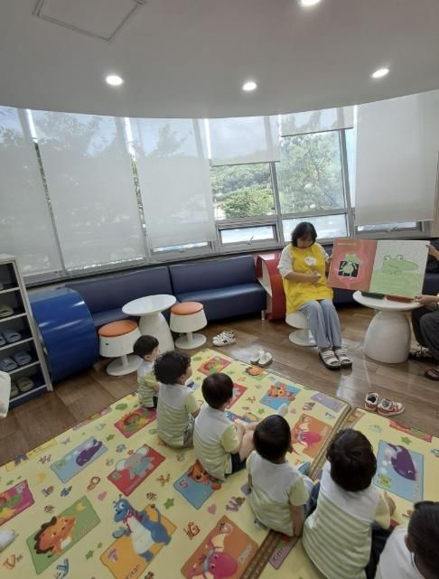 동두천꿈나무정보도서관, 2025년 자원봉사 프로그램 ‘그림책 읽는 목요일’ 성료