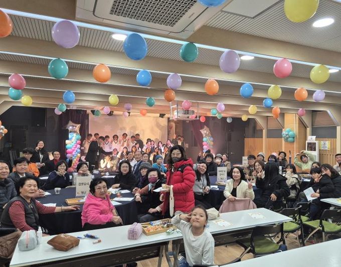 2025년 포천청소년문화의집 청소년방과후아카데미 빵빵한 봉사단 '세대공감 발표회' 성공적으로 마무리