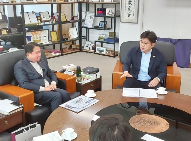 전찬성 강원도의원, 신경호 교육감 만나 “원주 혁신도시 남고 부족 문제”해결을 위한 진행 상황 점검과 해법 논의