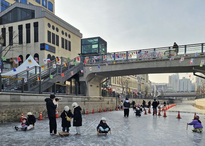 금빛수로 얼음썰매장 모습