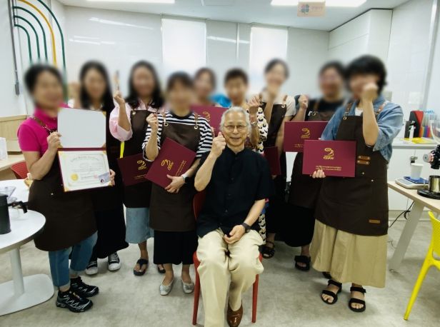 하남시감일종합사회복지관, 하남시 지원 고독사 예방 사업 ‘바리스타 아카데미 시즌2’ 성료