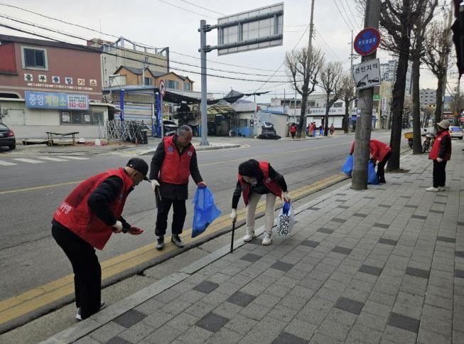 동두천시 생연2동 한국자유총연맹 주관, 환경정화활동 실시