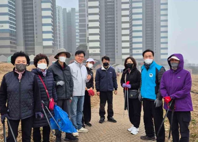 남양주시 호평동 숲사랑 봉사단, 백봉의료원 부지 정비…녹지공간 조성 나서