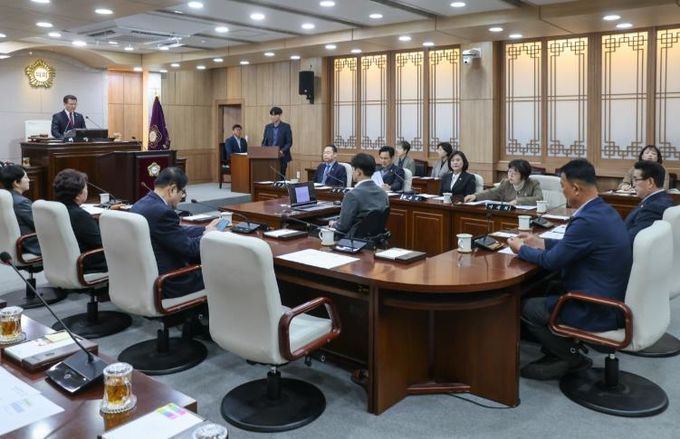 홍성군의회, 제319회 임시회 개회-본회의장