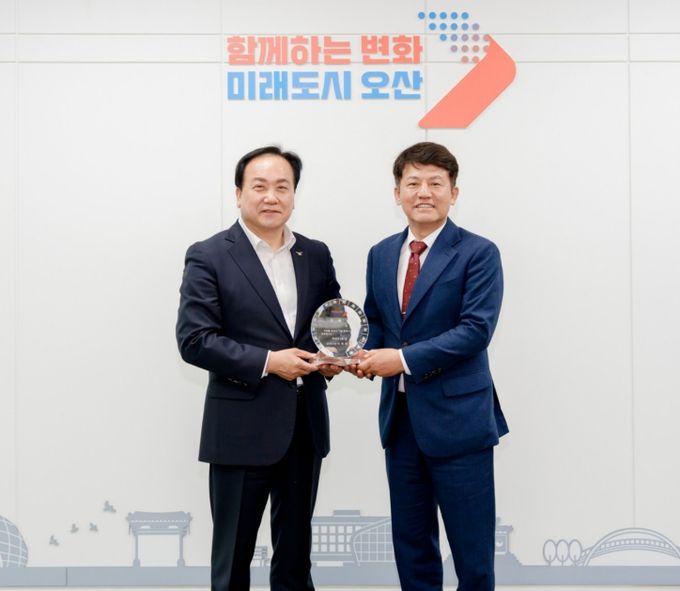 오산시, 오흥식 오산상공회의소 회장 ‘1일 명예시장’ 위촉